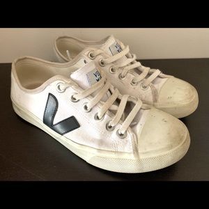 Veja Wata Womens White Sneakers Size Us 8, Eur 39